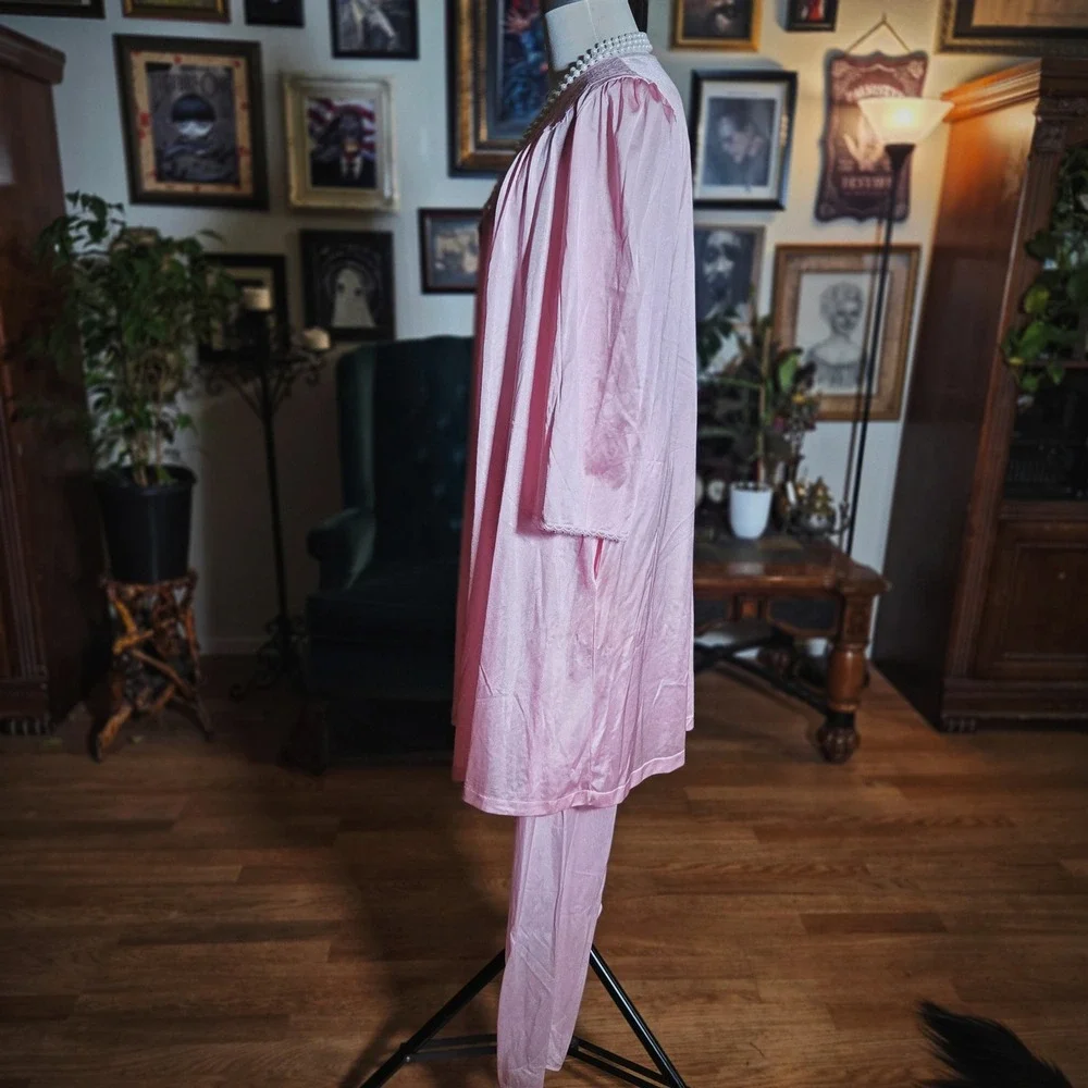 Vintage 70s Vassarette Pink Nylon Pajama Set Sleepwear Robe‎ Pants Medium